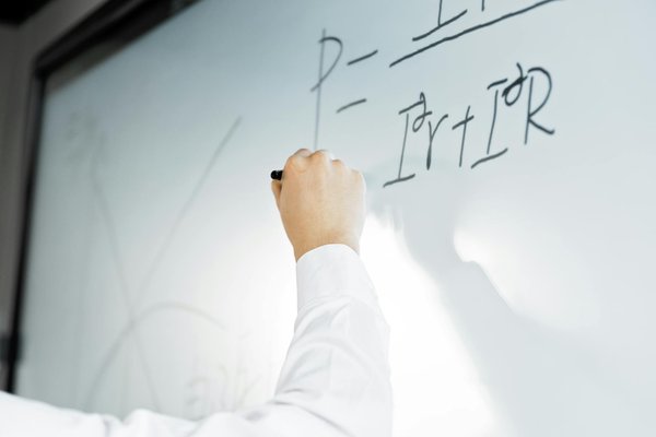 Maximiser l'efficacité des projets : Les outils essentiels pour les agences de services créatifs