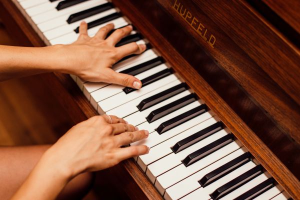 Apprenez le piano à Montpellier sans prendre de cours classiques